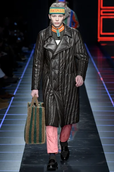 Look 37
